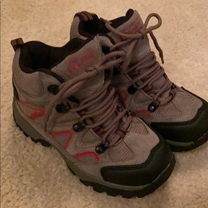 Boys Gander Mountain Guide series shoes size 2 new